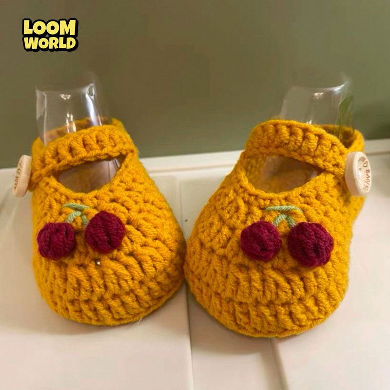 LW18-🍒👶 Handgehäkelte Babyschuhe mit Kirsch-Dekor – Weiche Neugeborenen-Schuhe