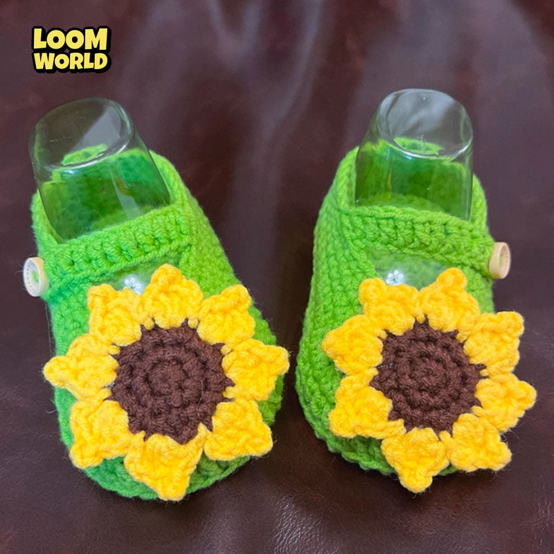 LW20-🌻💚 Handgehäkelte Babyschuhe mit Sonnenblume – Weiche Neugeborenen-Schuhe 👶✨