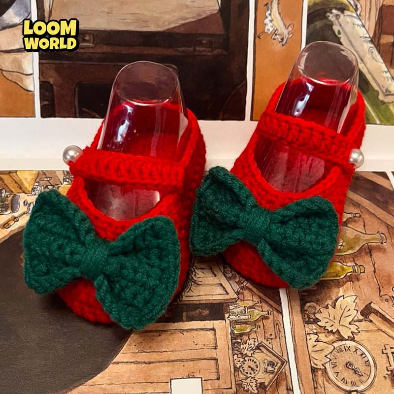 LW22-🎄❤️ Handgehäkelte Babyschuhe im Weihnachts-Design – Festliche Neugeborenen-Schuhe 👶✨
